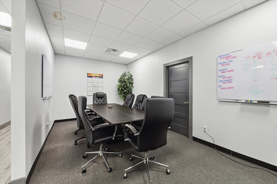 More Photos Of 16610 Sea Lark Rd, Houston Office For Sale