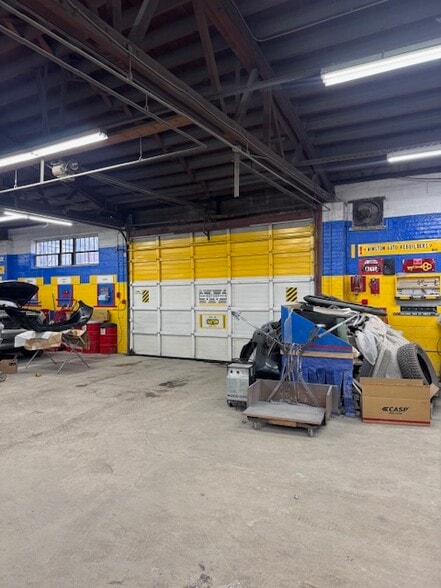 More Photos Of 9540 S Vincennes Ave, Chicago Auto Repair For Sale