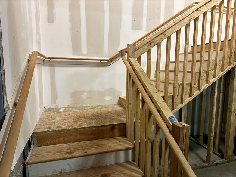 More Photos Of 2140 Lawndale Dr, Greensboro Storefront For Lease
