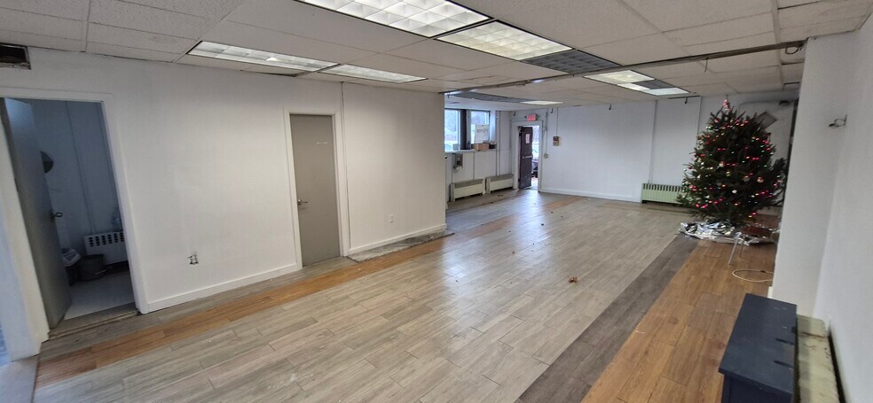 More Photos Of 710 Washington St, Peekskill Manufacturing For Lease