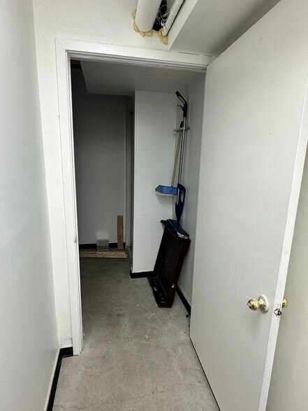 More Photos Of 4254 Main St, Philadelphia Storefront For Lease