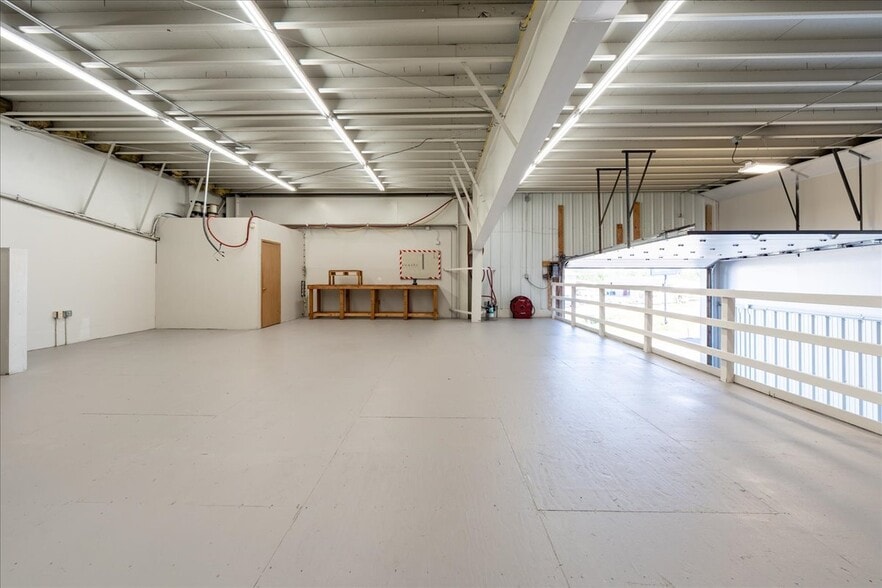 More Photos Of 2151 Van Horn Rd, Fairbanks Warehouse For Sale