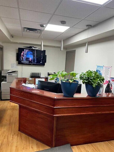 More Photos Of 7 Westwinds Cres NE, Calgary Storefront Retail Office For Lease