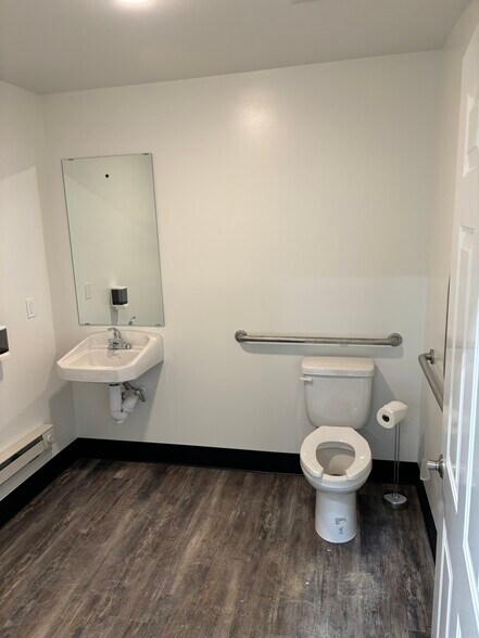 More Photos Of 6211 34th Ave NW, Rochester Warehouse For Lease