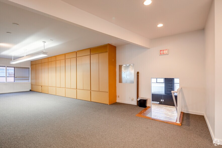 More Photos Of 196 W 6th Av, Vancouver Flex For Lease