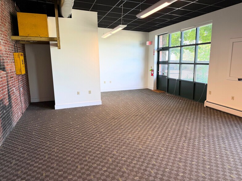 More Photos Of 19 Arbor St, Portland Office For Lease