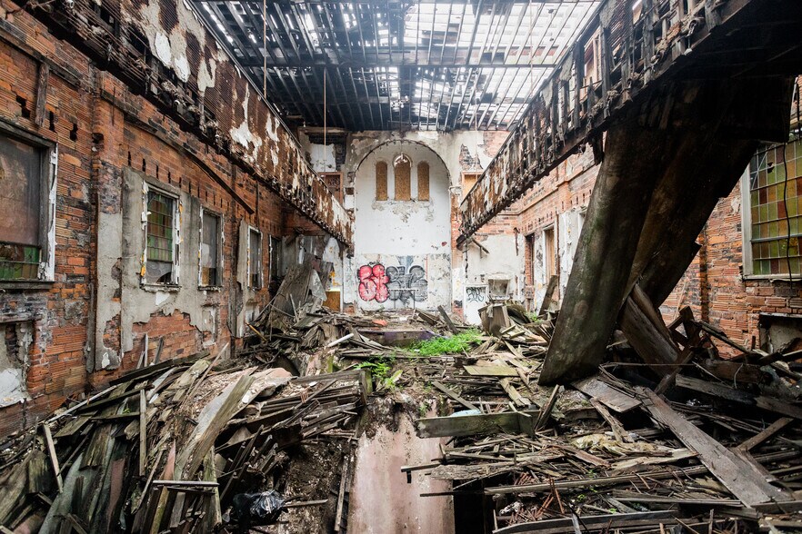 More Photos Of 2627 Blaine St, Detroit Religious Facility For Sale