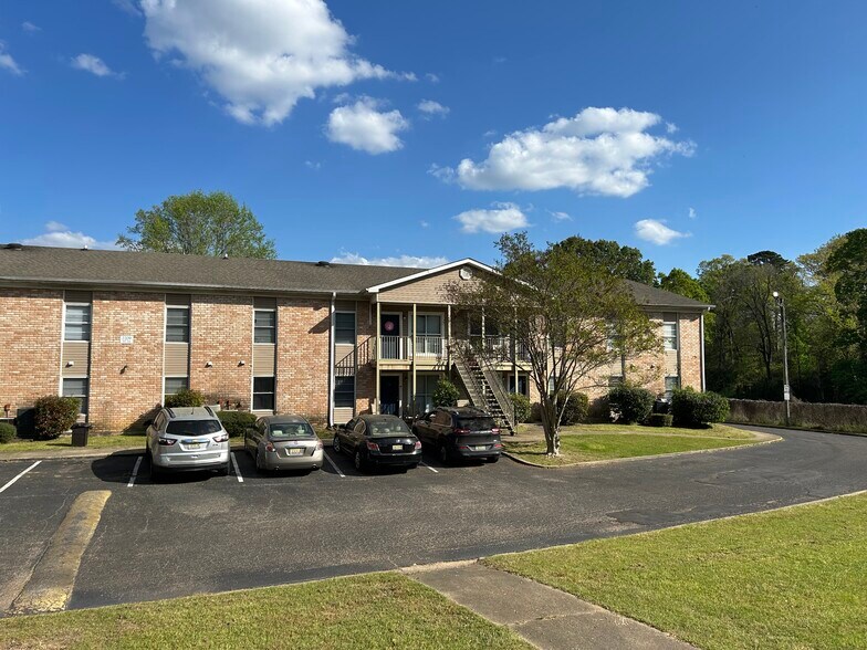 More Photos Of 2201 Upper Wetumpka Rd, Montgomery Apartments For Sale