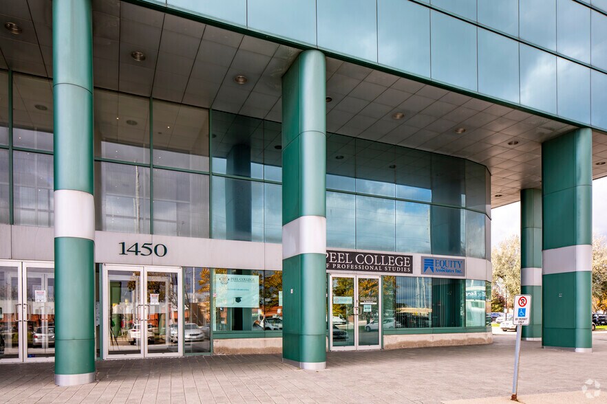 More Photos Of 1450 Meyerside Dr, Mississauga Office For Sale