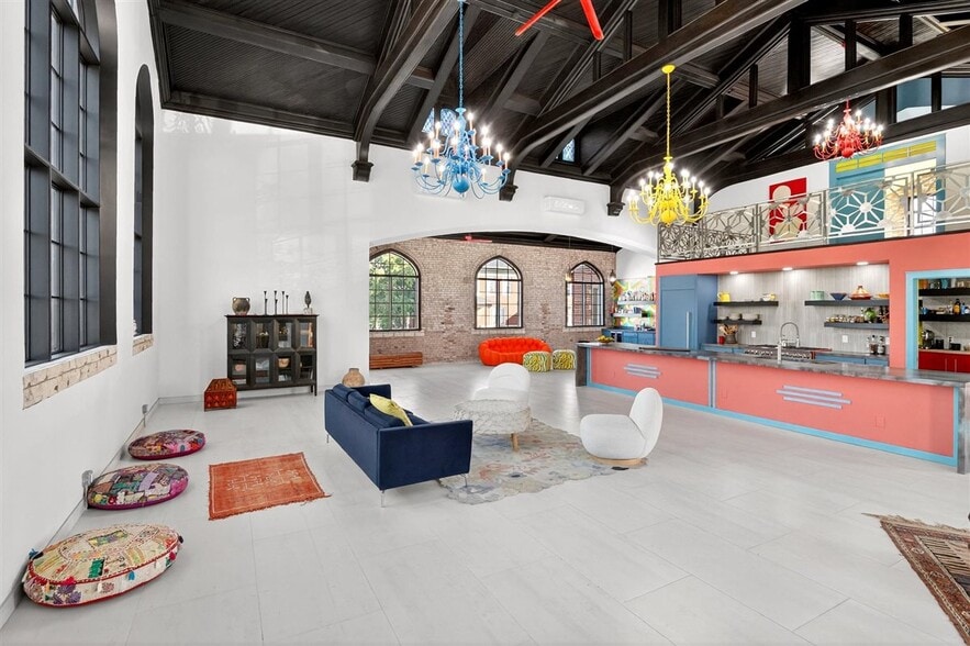 More Photos Of 1034 S Kingshighway Blvd, Saint Louis Office For Sale