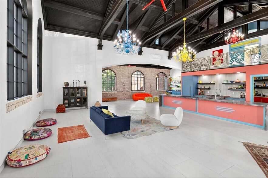 More Photos Of 1034 S Kingshighway Blvd, Saint Louis Office For Sale