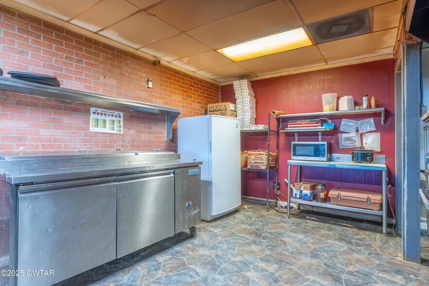 More Photos Of 18 S Court St, Alamo Storefront Retail Residential For Sale