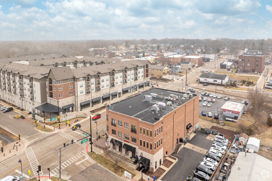More Photos Of 123 W Washington St, Oswego Office For Lease