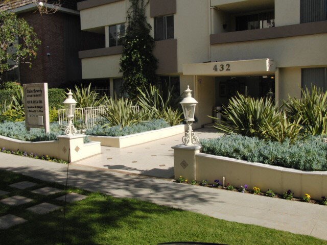 More Photos Of 432 N Palm Dr, Beverly Hills Apartments For Sale