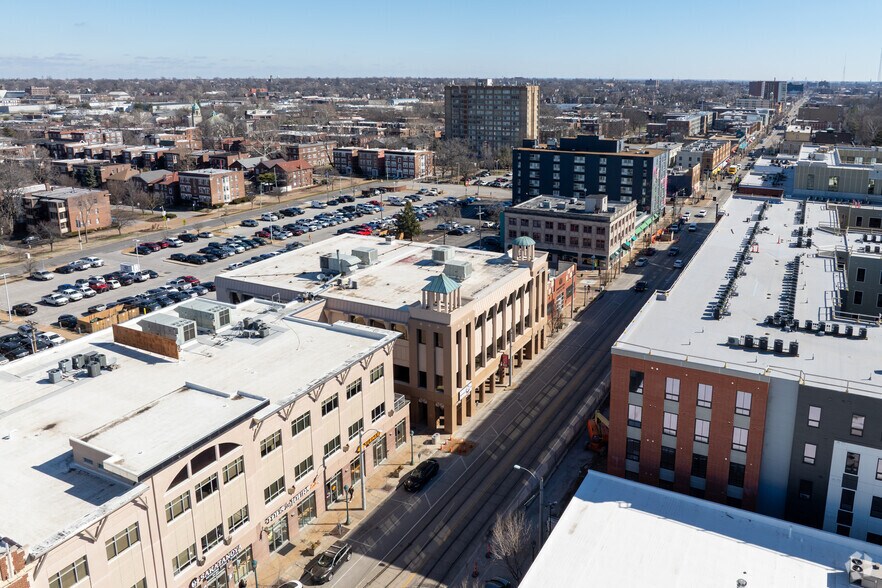 More Photos Of 6665 Delmar Blvd, University City Office For Lease