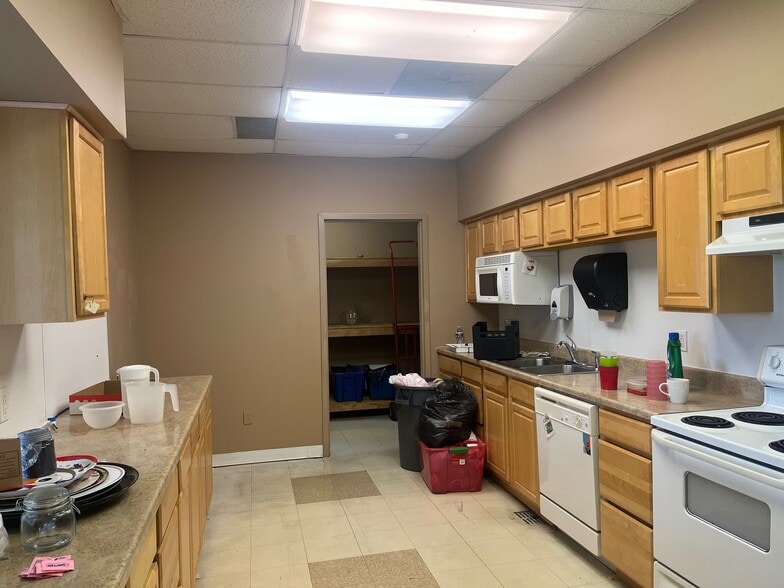 More Photos Of 12604A 3rd, Grandview Medical For Lease