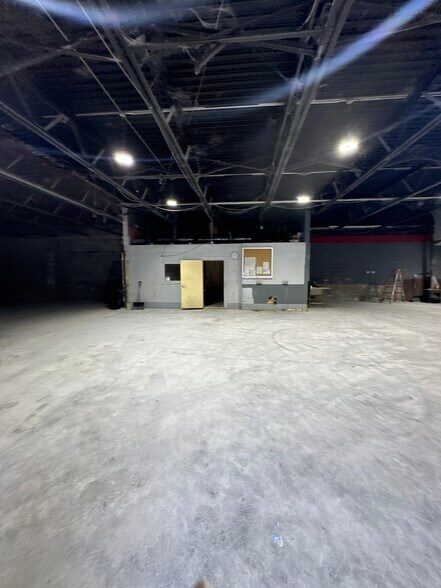 More Photos Of 234 Grandview Ave, Staten Island Warehouse For Lease