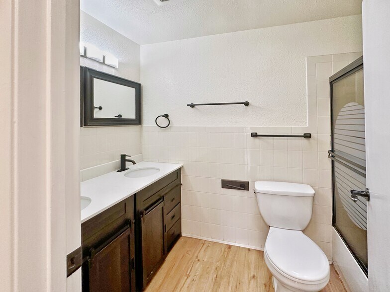 More Photos Of 1927-1929 Taraval St, San Francisco Apartments For Sale