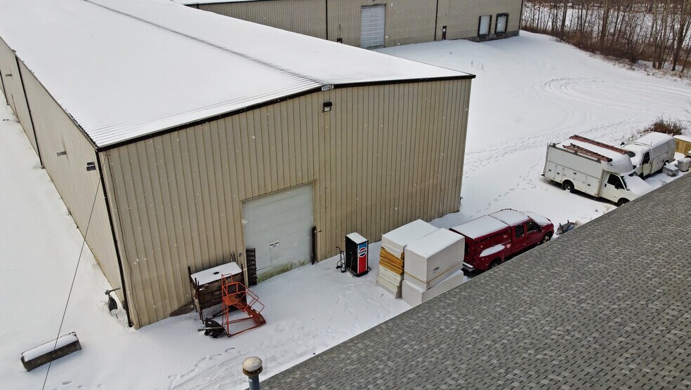 More Photos Of 3000 S 1st St, Clinton Manufacturing For Sale
