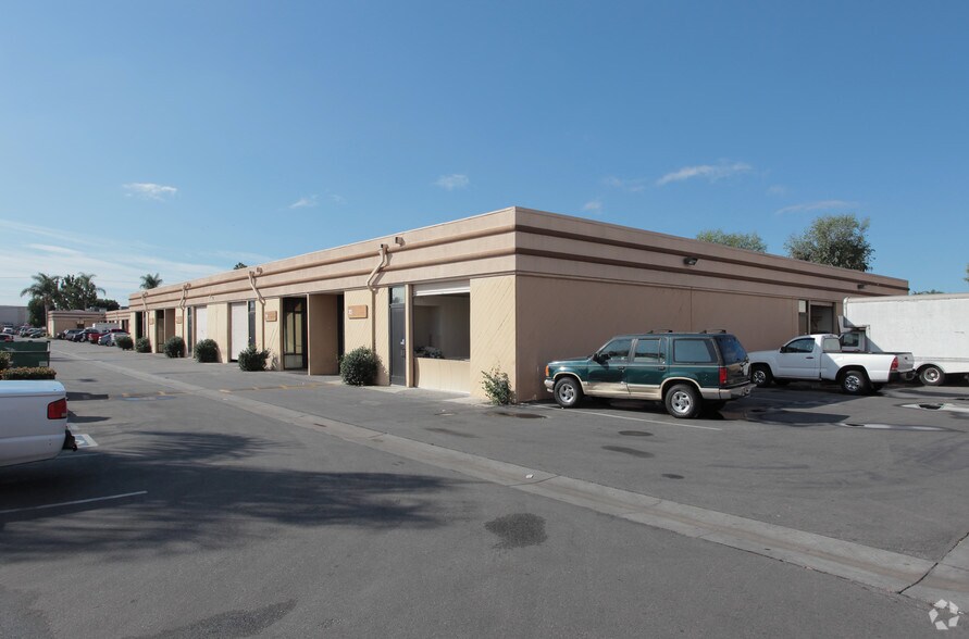More Photos Of 7625 E Rosecrans Ave, Paramount Warehouse For Lease