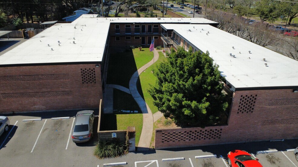 More Photos Of 9733 Neuens Rd, Houston Apartments For Sale