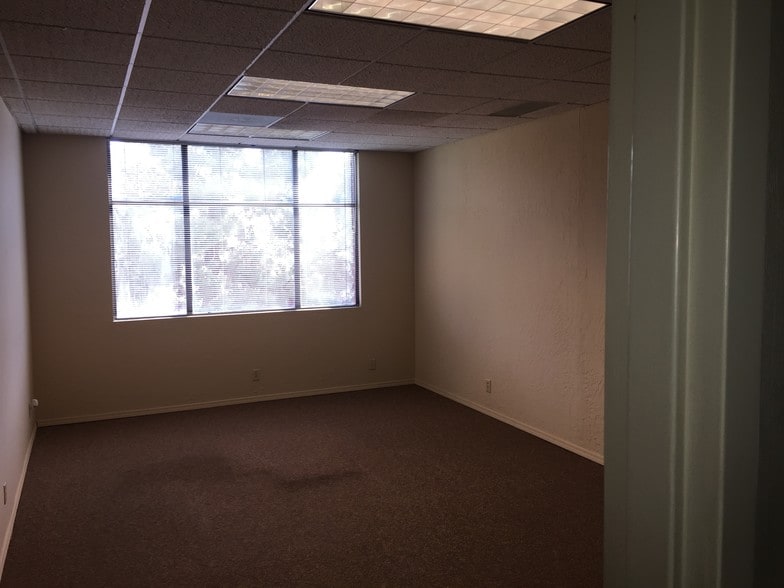 More Photos Of 100 Saratoga Ave, Santa Clara Office For Lease