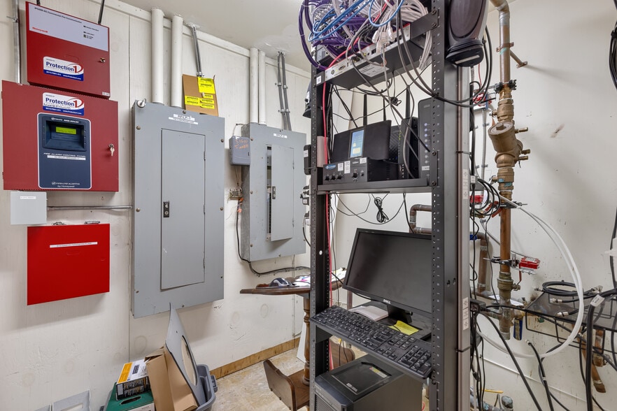 More Photos Of 5758 Cooley Lake Rd, Waterford Daycare Center For Sale