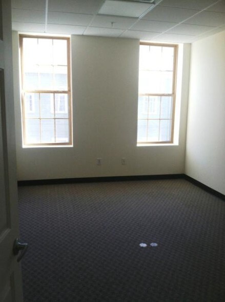 More Photos Of 30 Bridge St, New Milford Storefront Retail Office For Lease