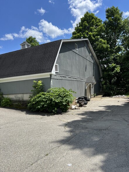 More Photos Of 32 Lafayette St, Claremont Freestanding For Sale