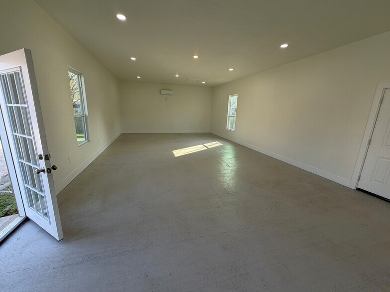 More Photos Of 1621 Balleywood Rd, Irving Religious Facility For Sale