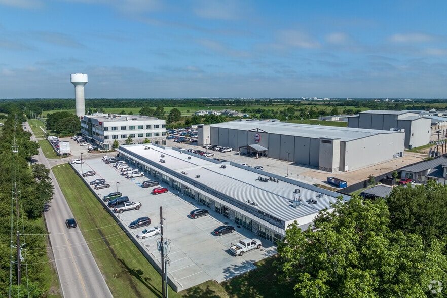 More Photos Of 17110 House Hahl Rd, Cypress Medical For Lease