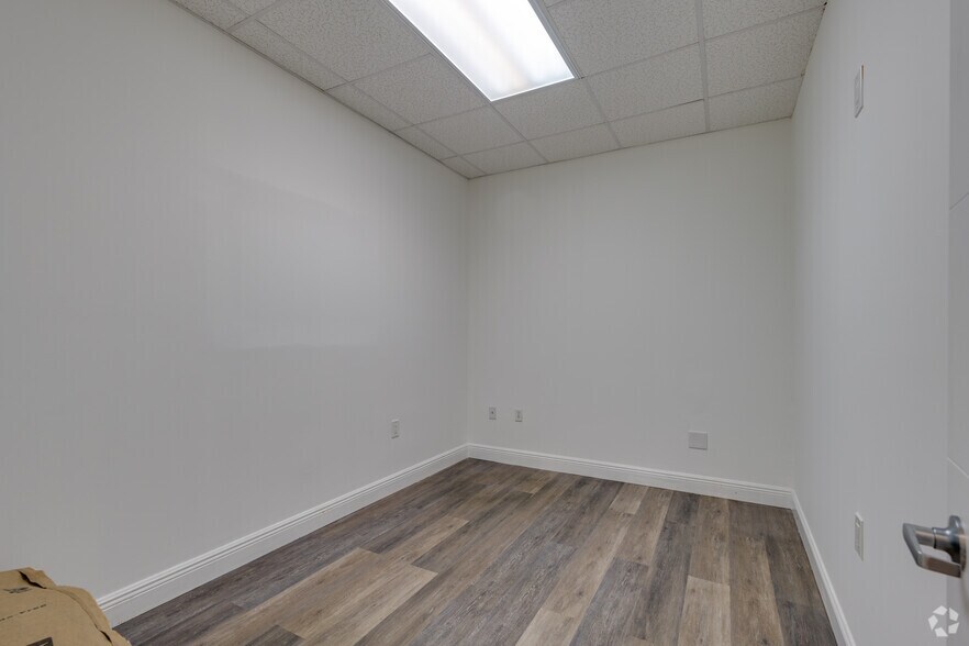 More Photos Of 7100-7200 W Commercial Blvd, Lauderhill Medical For Sale