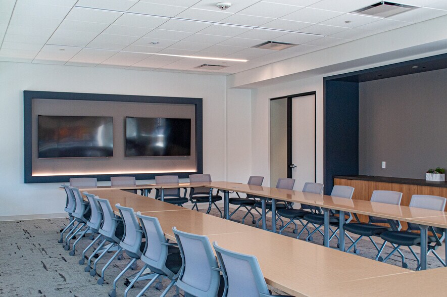 More Photos Of 12120 Sunrise Valley Dr, Reston Office For Lease