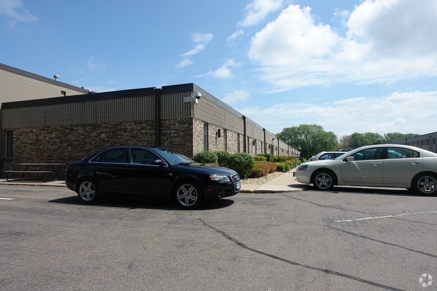 More Photos Of 15300-15324 Minnetonka Industrial Rd, Minnetonka Distribution For Lease