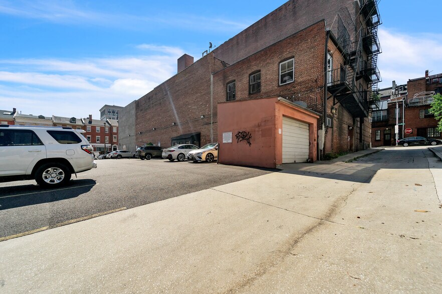 More Photos Of 518 N Charles St, Baltimore Storefront Retail Office For Lease