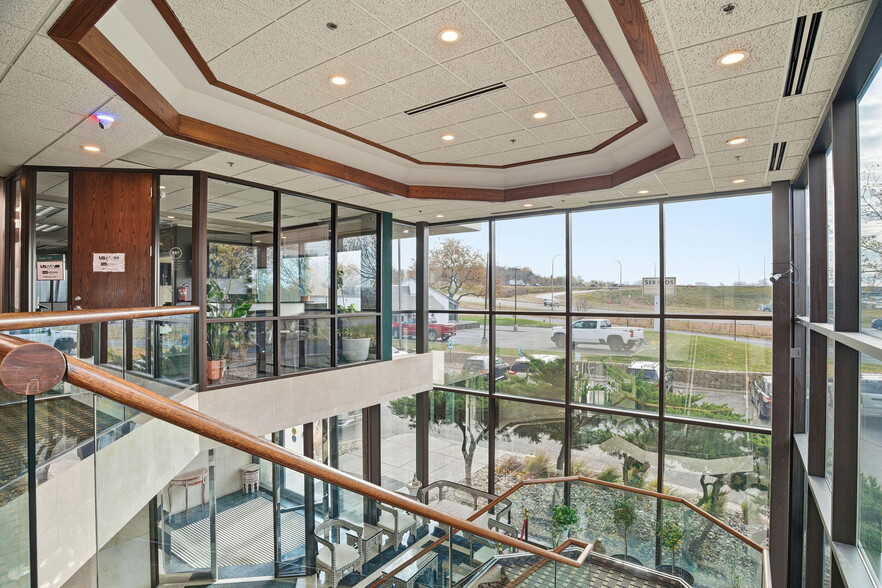 More Photos Of 941 Hillwind Rd NE, Minneapolis Medical For Sale