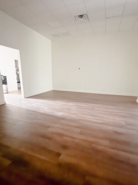 More Photos Of 4217 Pecan Blvd, McAllen General Retail For Lease