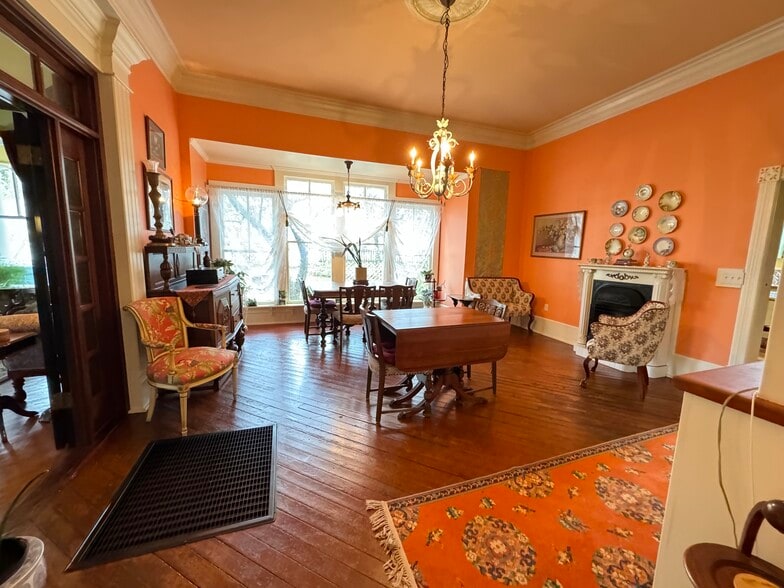 More Photos Of 224 W Chickasaw St, Tahlequah Hospitality For Sale