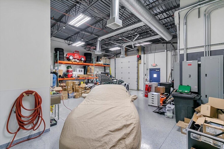 More Photos Of 1492 Highland Ave, Cheshire Light Manufacturing For Sale