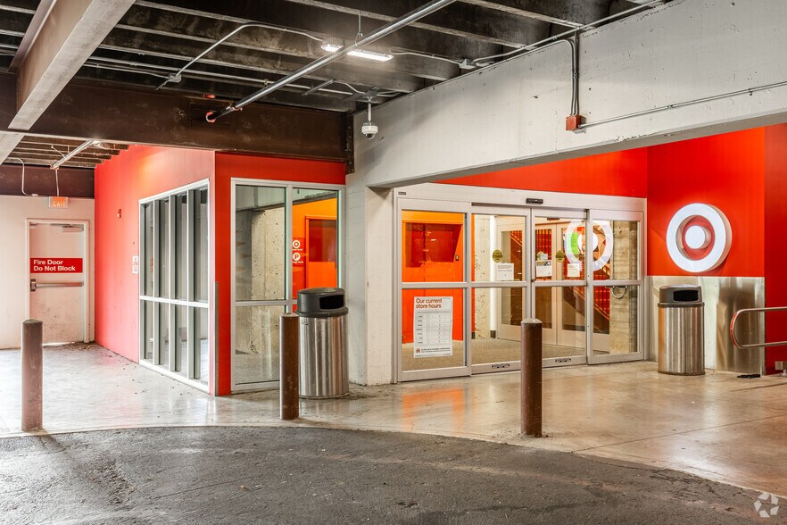 More Photos Of 3031 SE Powell Blvd, Portland Freestanding For Lease