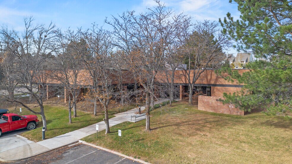 More Photos Of 10579 Bradford Rd, Littleton Medical For Lease