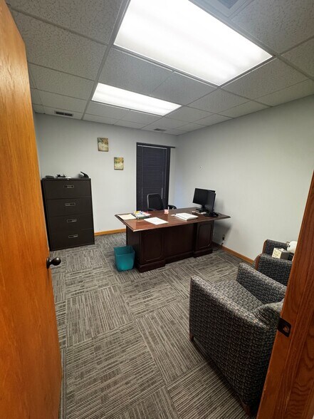 More Photos Of 10834 Old Mill Rd, Omaha Office For Lease