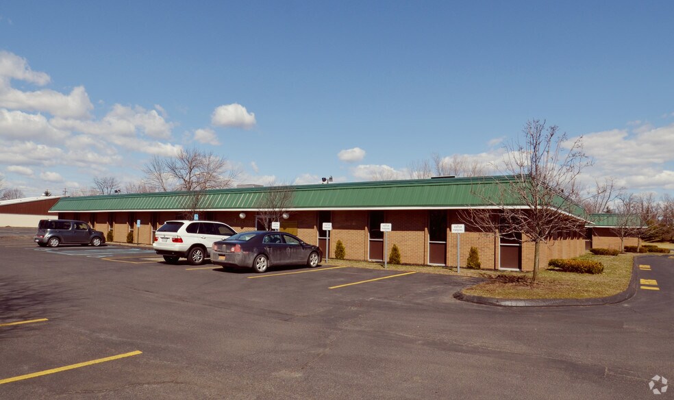 More Photos Of 4 Avis Dr, Latham Medical For Sale