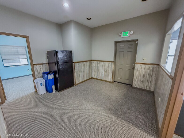 More Photos Of 3720 NW 43rd St, Gainesville Office For Sale