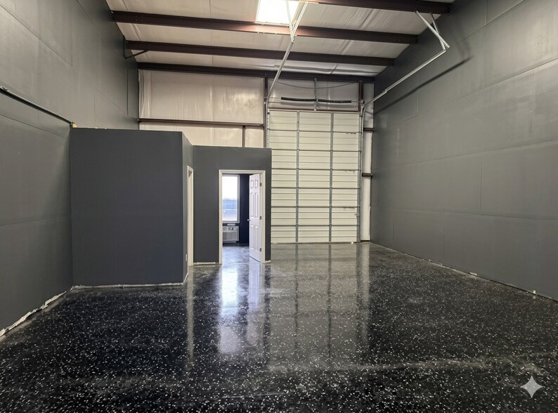 More Photos Of 6050 E Highway 67, Alvarado Storefront Retail Office For Lease
