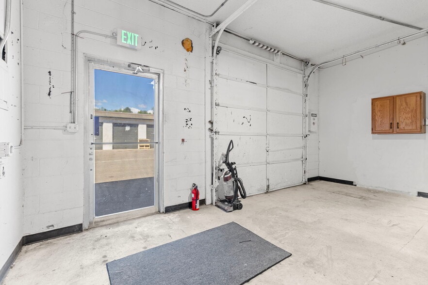 More Photos Of 1109-1115 Kimbark St, Longmont Storefront For Lease