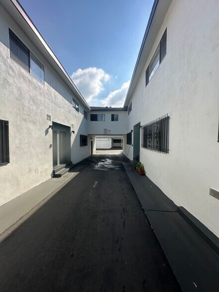 More Photos Of 806 E Hyde Park Blvd, Inglewood Apartments For Sale