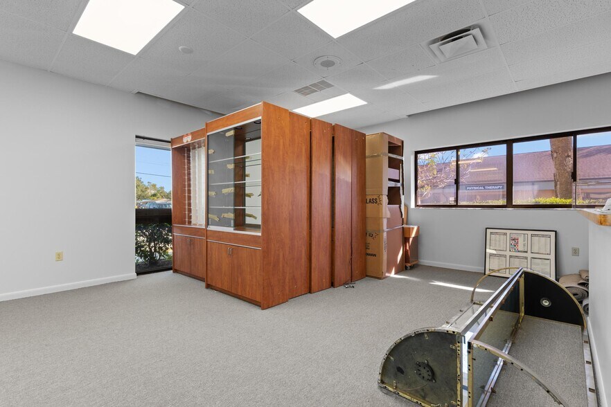 More Photos Of 2339 Sunset Point Rd, Clearwater Medical For Lease