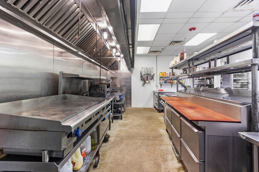 More Photos Of 25911 I-45, Spring Restaurant For Sale