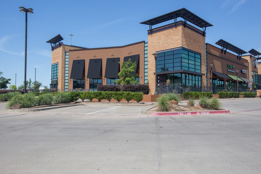 More Photos Of 2150 E Lamar Blvd, Arlington Unknown For Lease